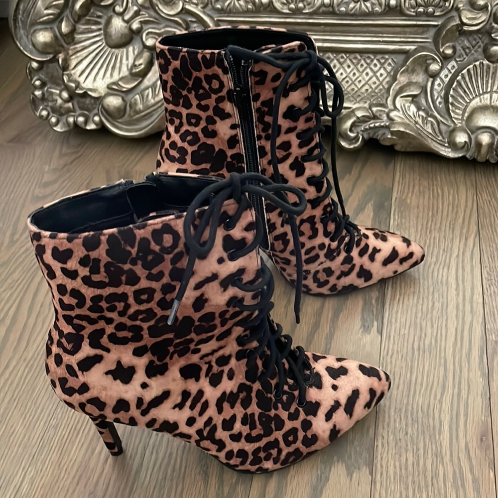 Leopard Pointed Toe Lace-up Bootie
